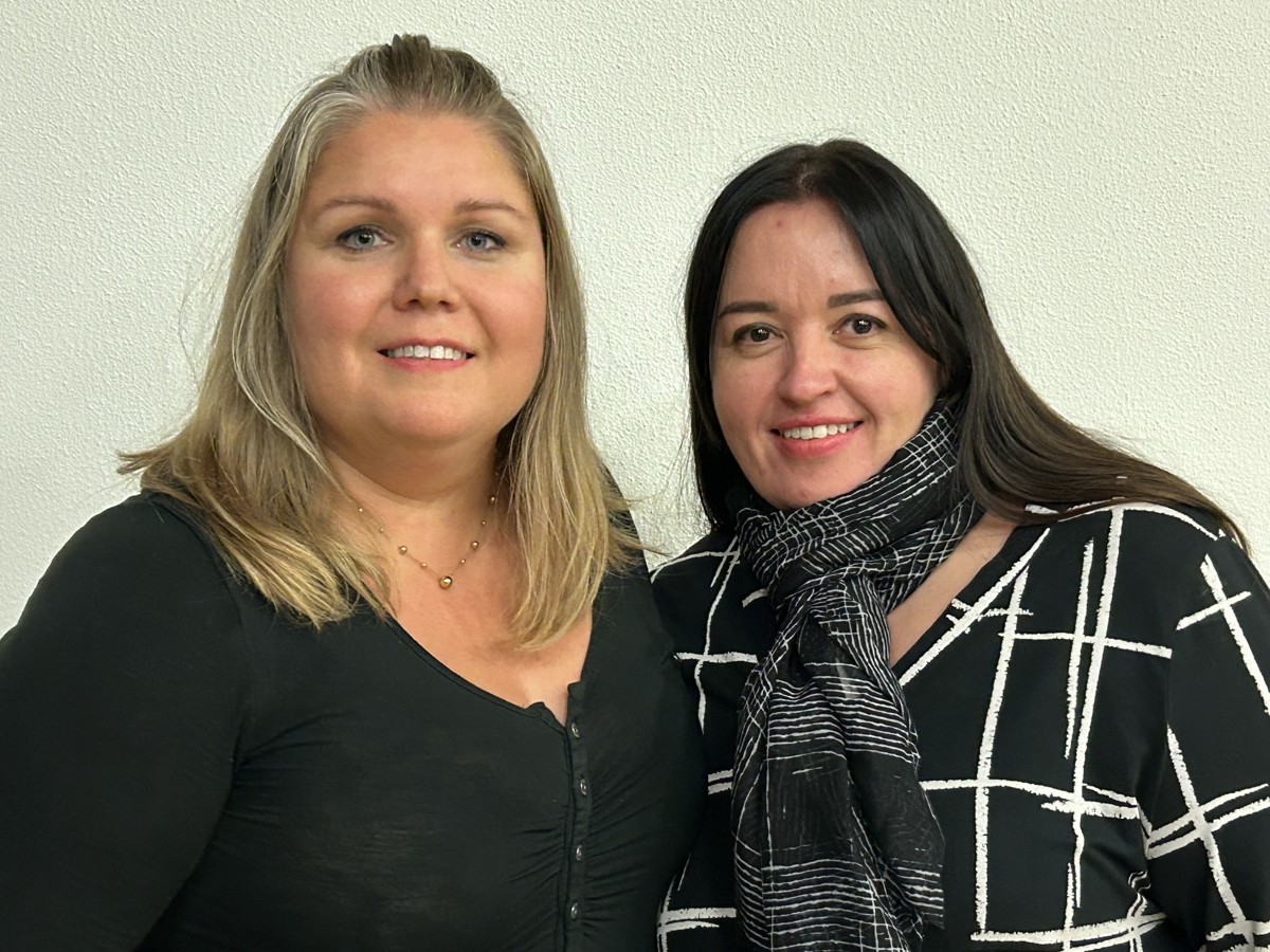 Das Bild zeigt die neuen Schulpflegschaftsvorsitzenden der GSS Emsdetten Frau Heißler (links) und Frau Stumpf (rechts)